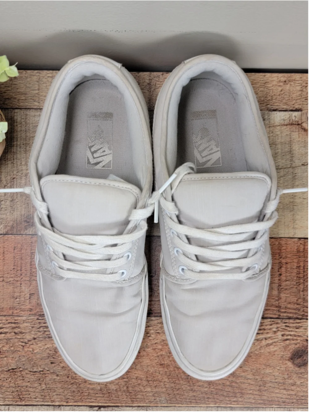 Vans 9.5 Chukka Low Top Canvas Light Grey Beige Skate Shoes Athletic Sneakers